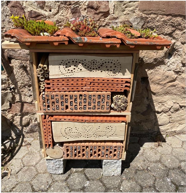 Bienenhotel im Schloss